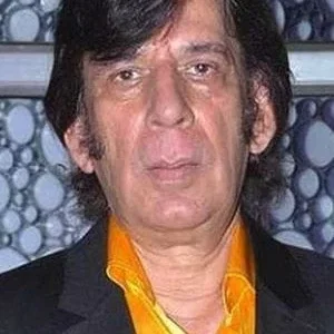  Razak Khan