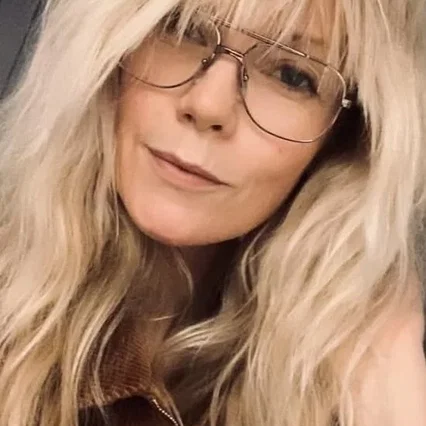 Laura Harris
