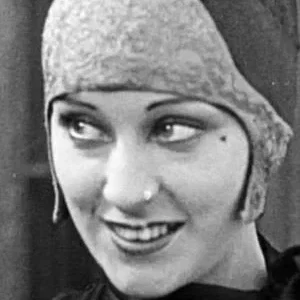  Anita Garvin