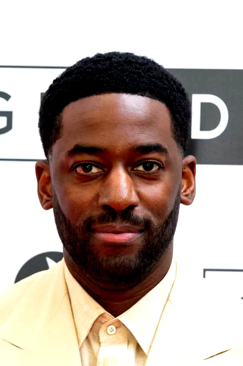  Ashley Thomas
