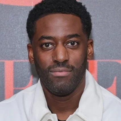  Ashley Thomas