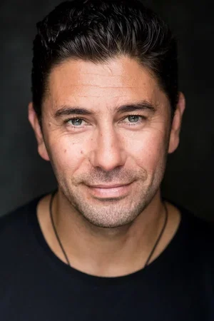 Xavier Horan photo