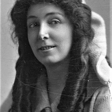  Edythe Chapman