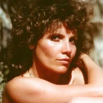  Pilar Alcon