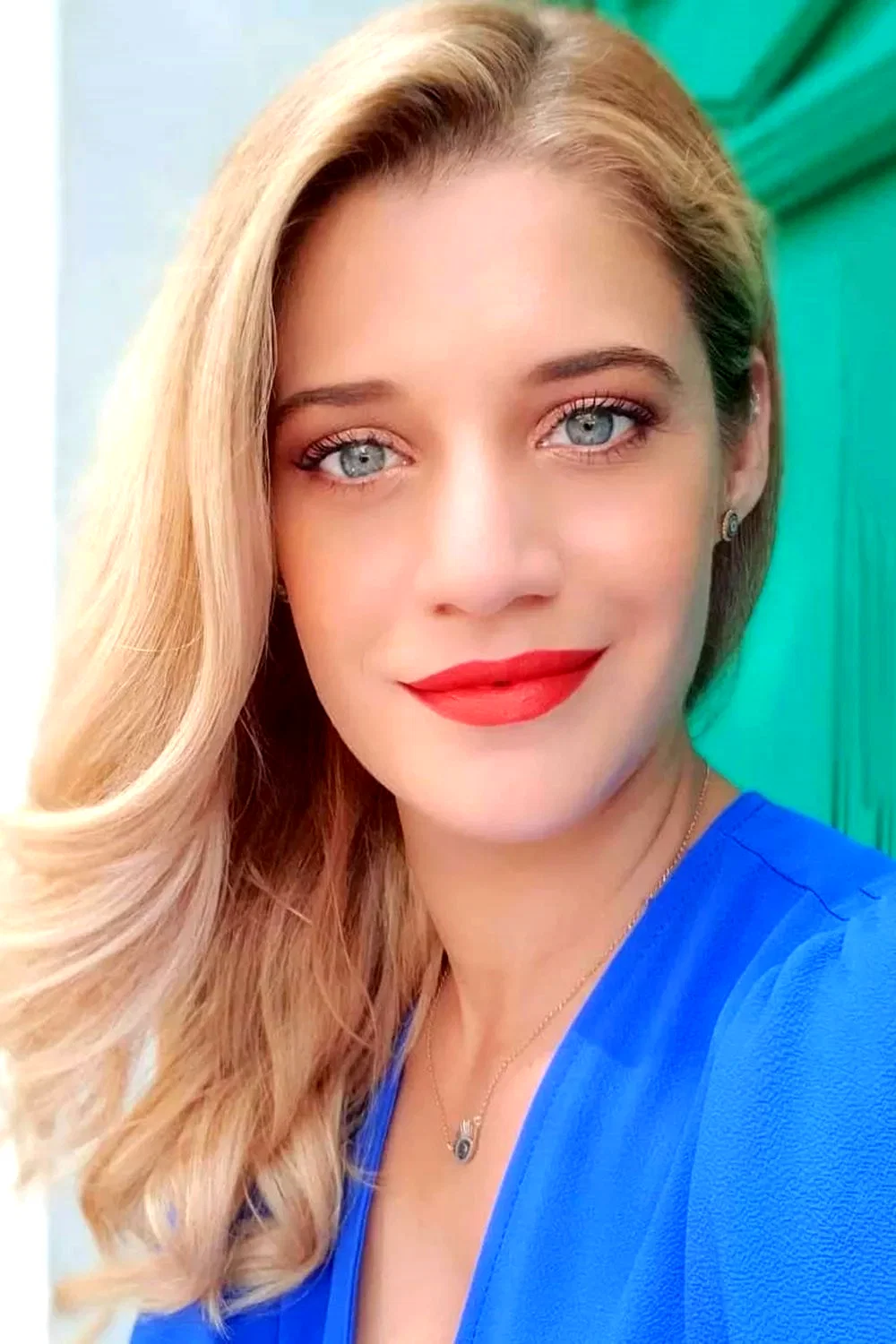  Jenny Theona