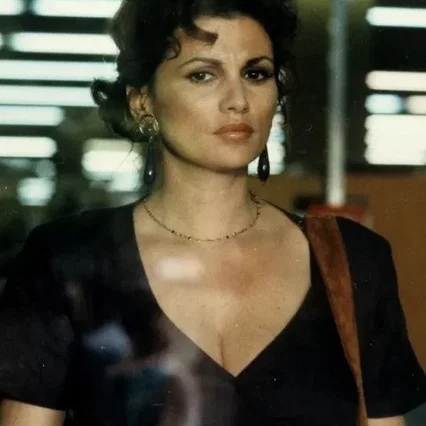  Serena Grandi