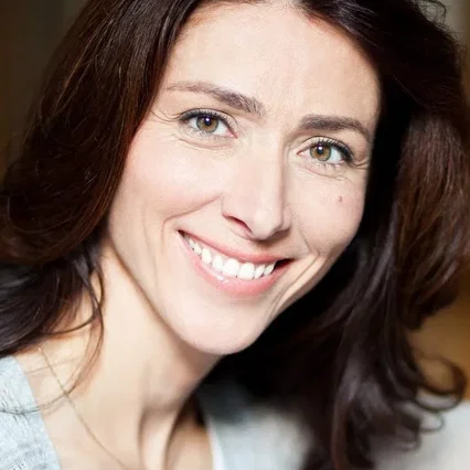  Nathalie Cavezzali