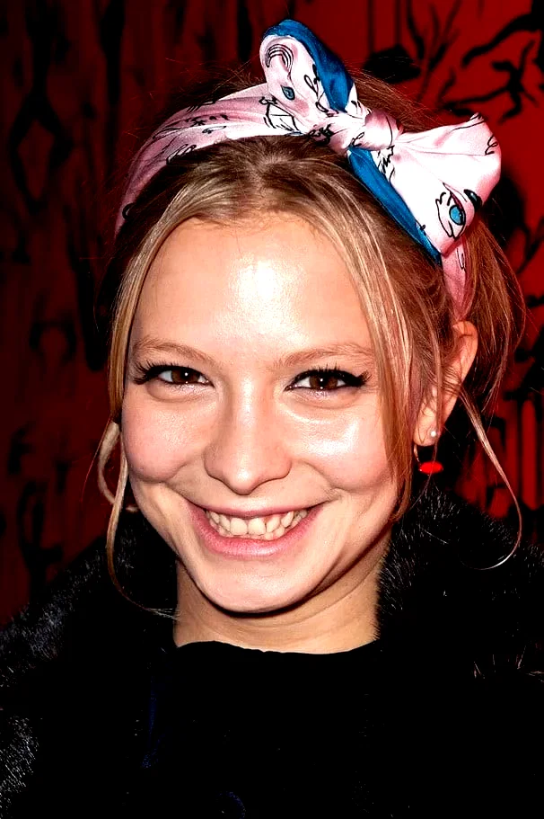  Annabelle Dexter-Jones