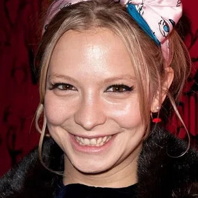 Photo star :  Annabelle Dexter-Jones