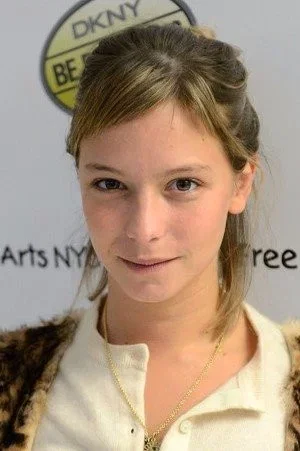  Annabelle Dexter-Jones photo
