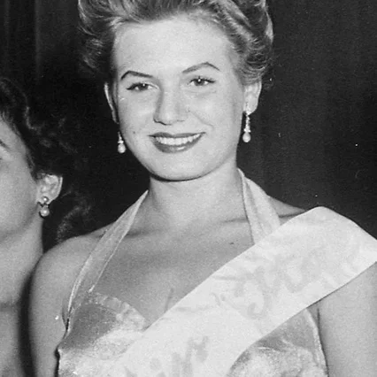  Eloisa Cianni