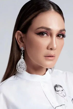  Luna Maya
