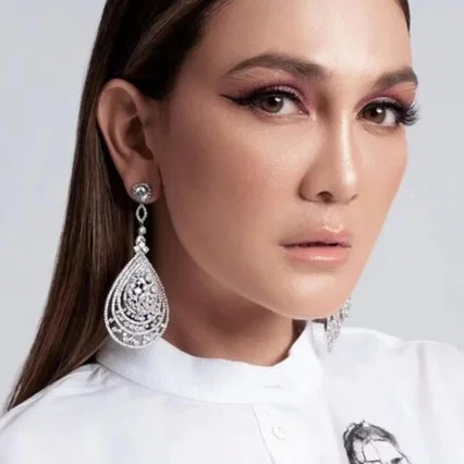  Luna Maya