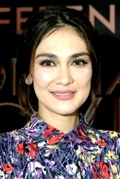  Luna Maya