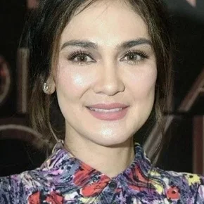 Photo star :  Luna Maya