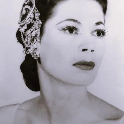  Diana Adams