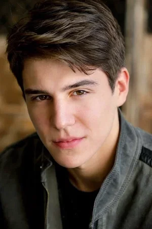 Michael Grant photo