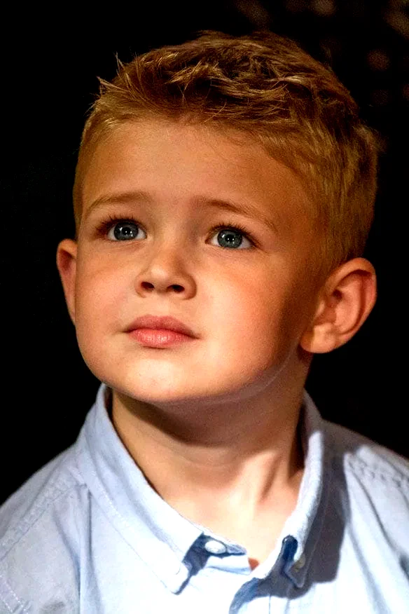  Connor Corum