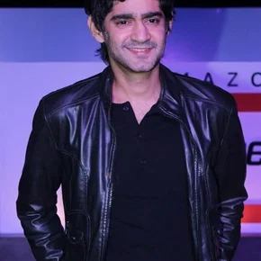 Photo star :  Gaurav Kapur