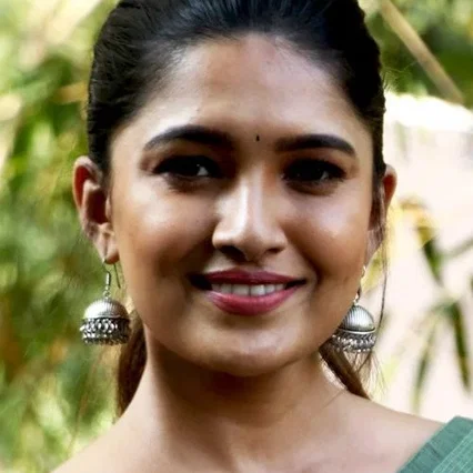  Vani Bhojan
