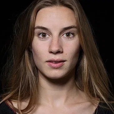  Maya Unger