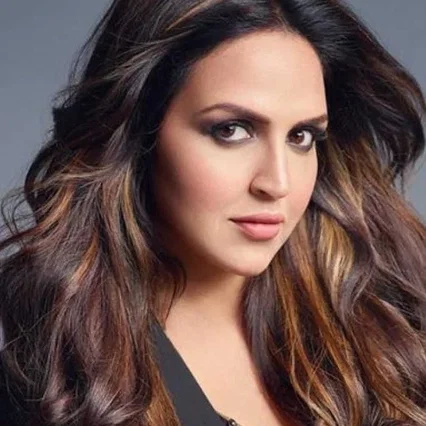  Esha Deol