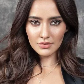 Photo star :  Neha Sharma
