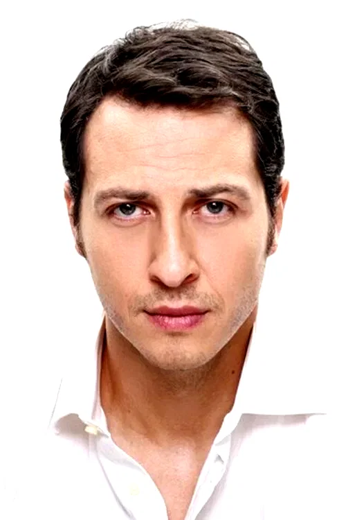  Ali Aksöz