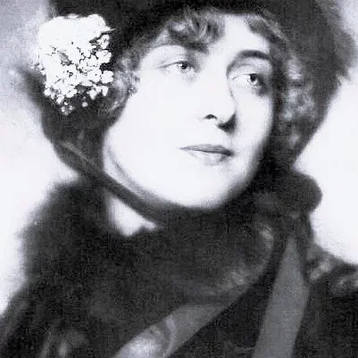  Alice Hechy