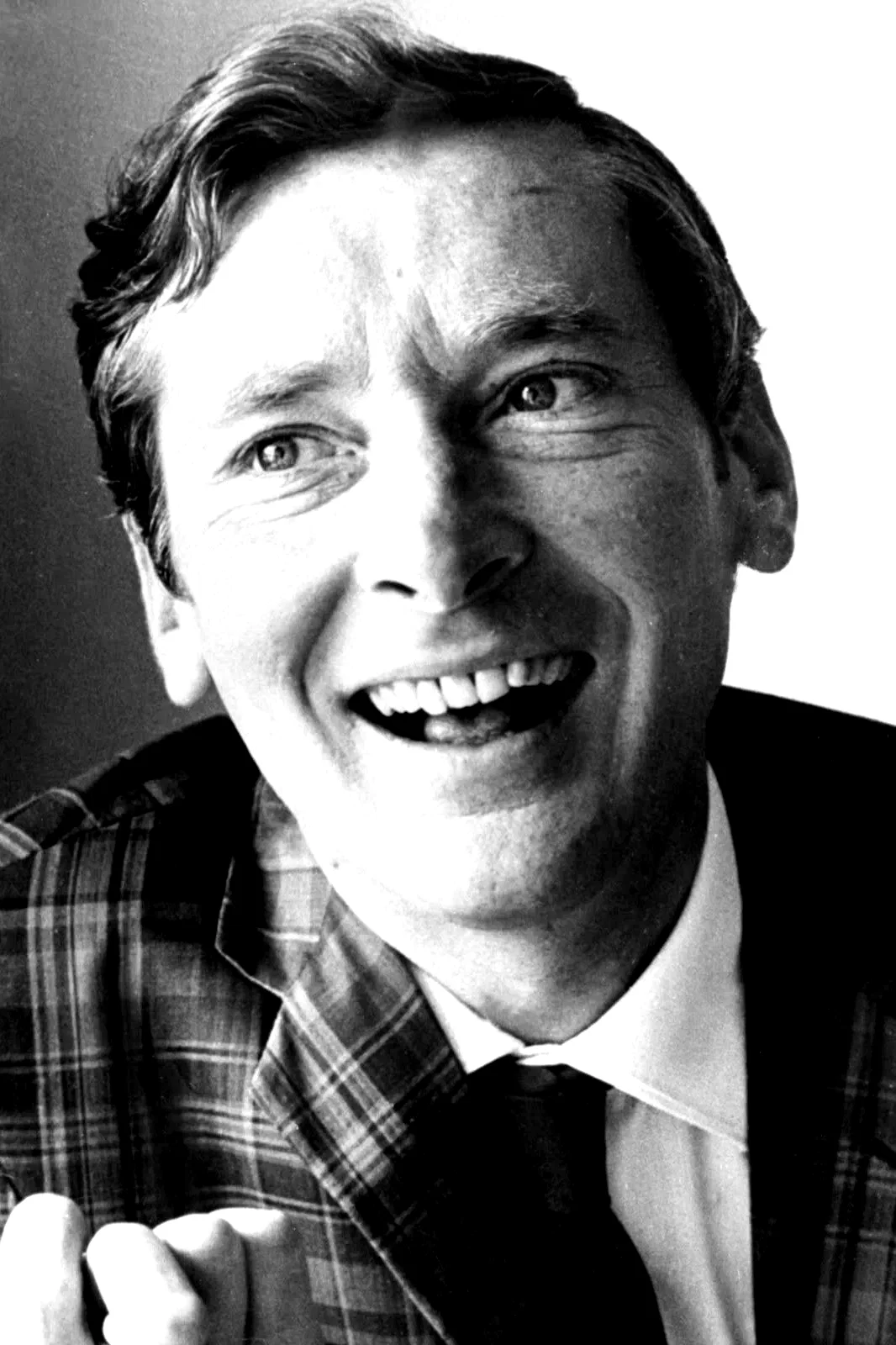  Kenneth Williams