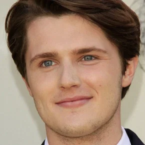 Photo star : Eugene Simon