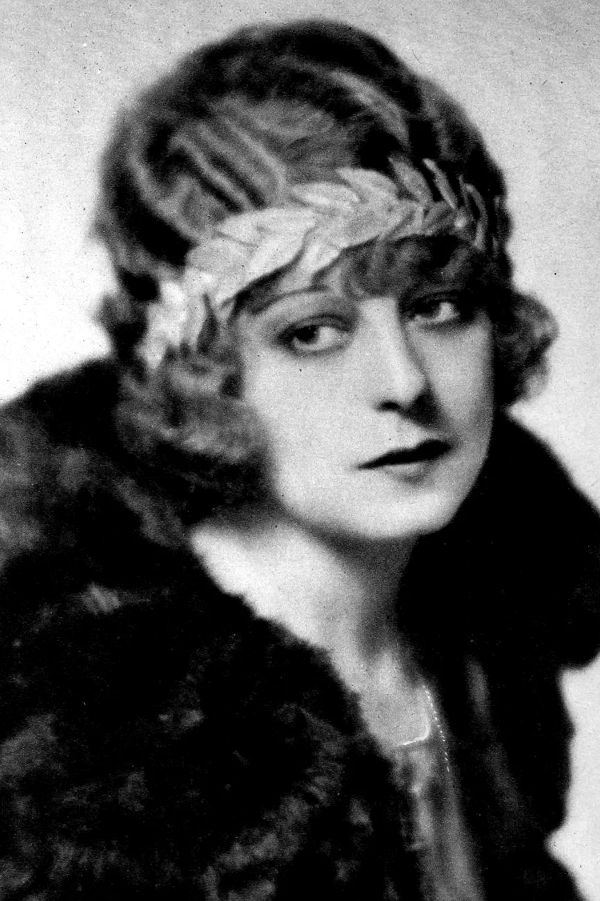 Seena Owen