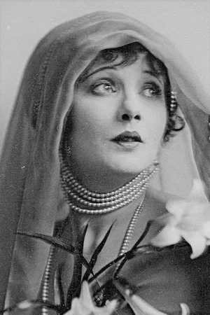  Betty Bouton