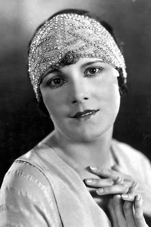  Leatrice Joy