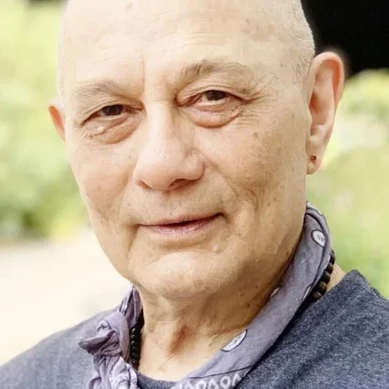  Ernest Abuba