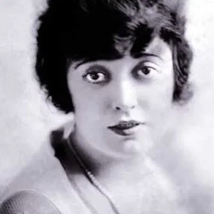  Eugenie Forde
