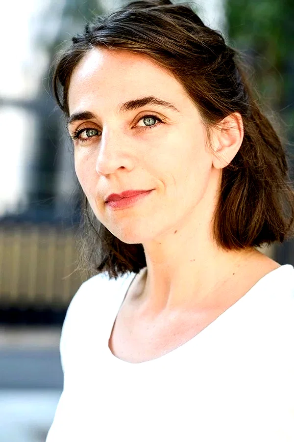  Oriana Schrage