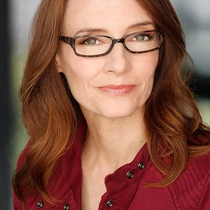  Amie MacKenzie