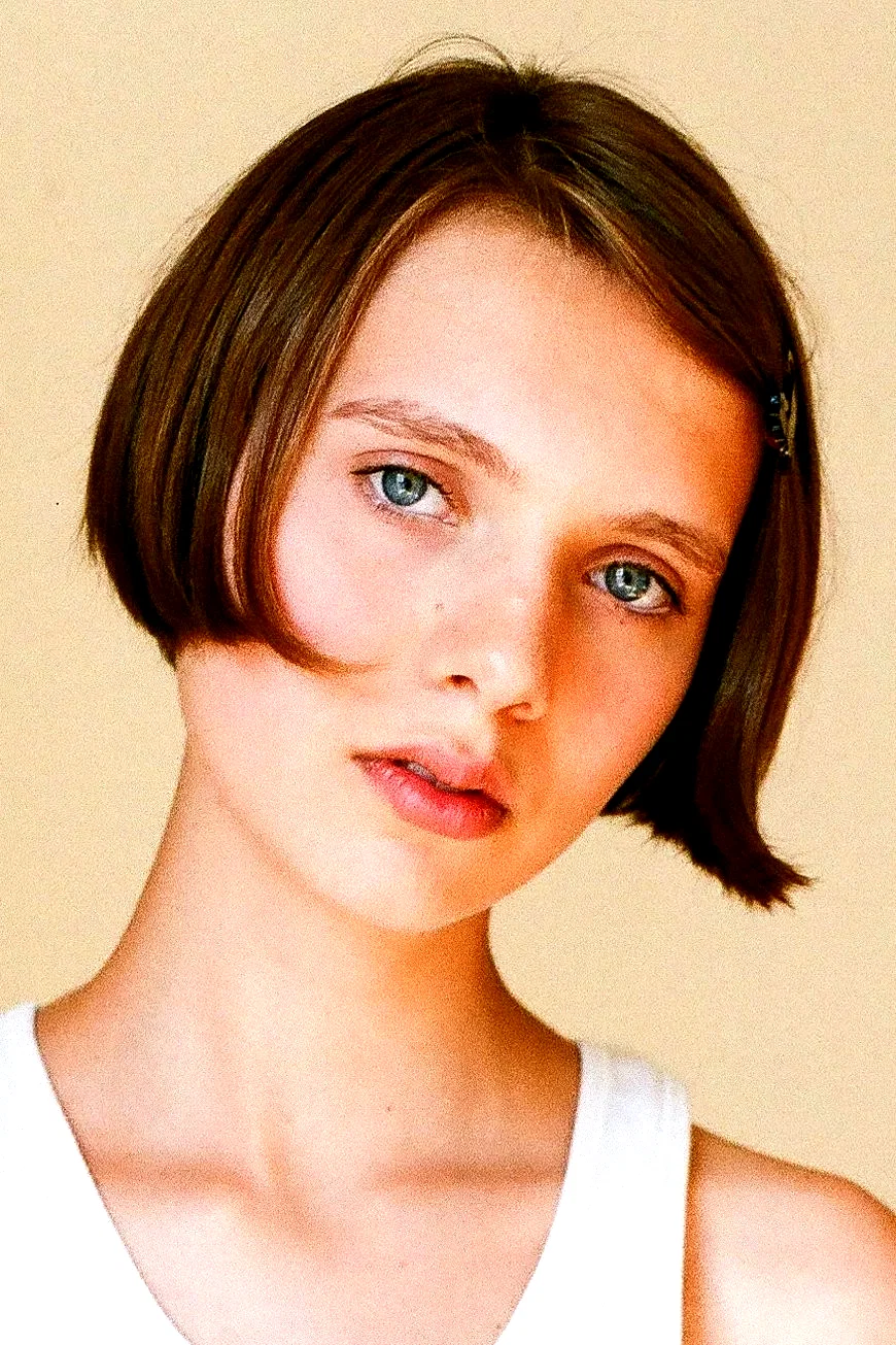  Sasha Frolova