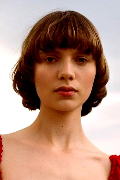  Sasha Frolova