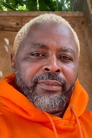  Bienvenu Roland Mvoe photo