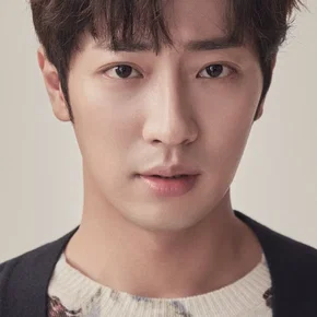 Photo star :  Lee Sang Yeob