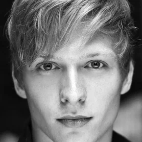 Photo star :  Will Tudor