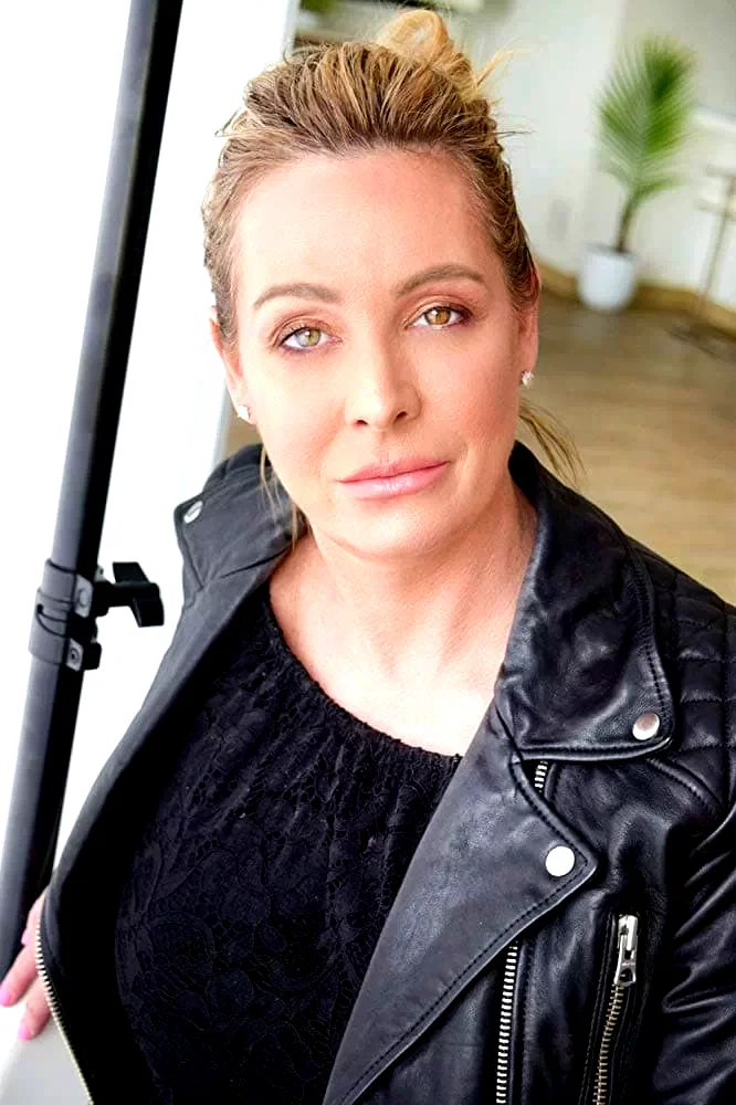  Onalee Ames