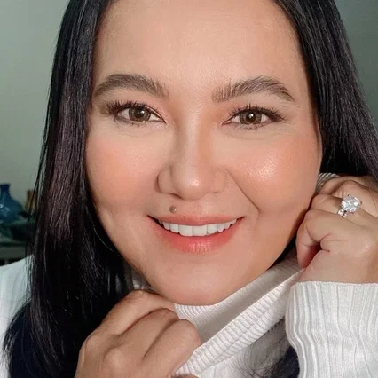  Lorna Tolentino