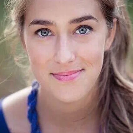  Juliette Aver