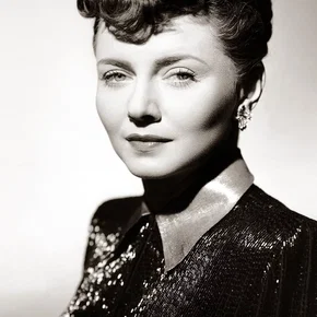 Photo star :  Lenore Aubert