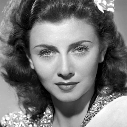  Lenore Aubert