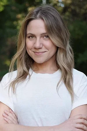 Lauren Collins photo