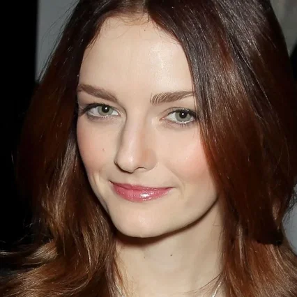  Lydia Hearst